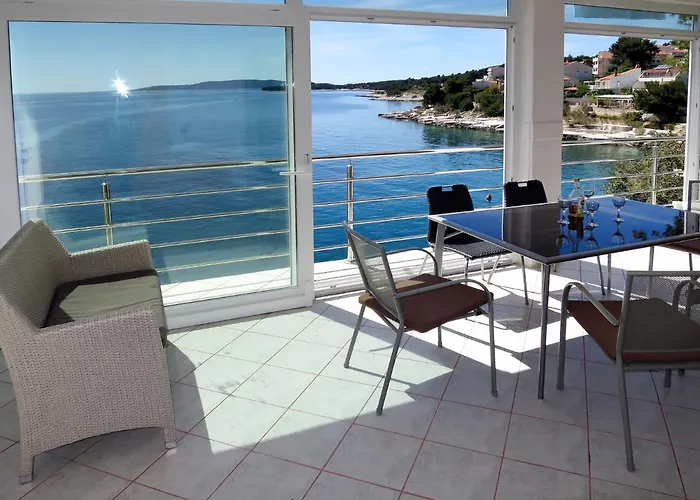 Giljo-2 By Interhome Τρογκίρ